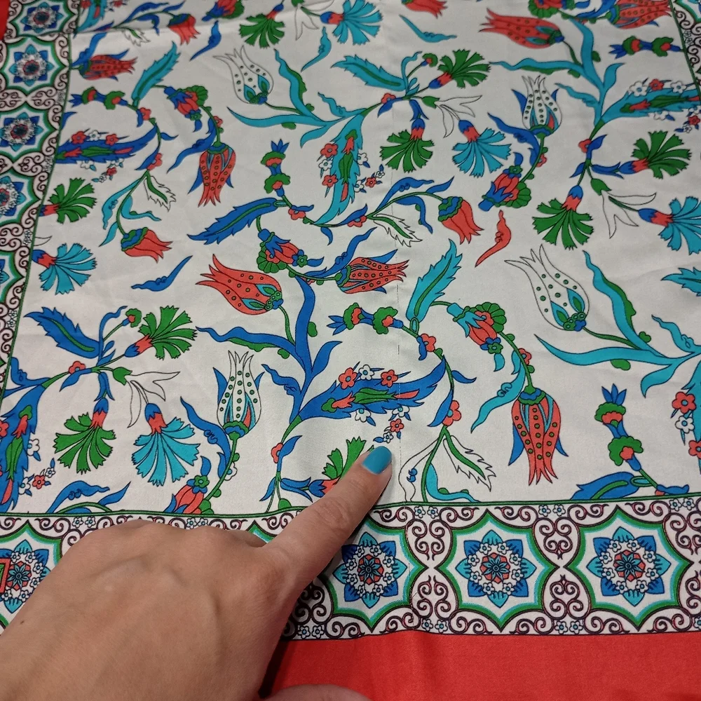 N/A arts ottoman